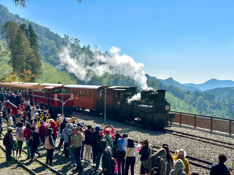 Le train de la forêt Alishan (photo, CNA)