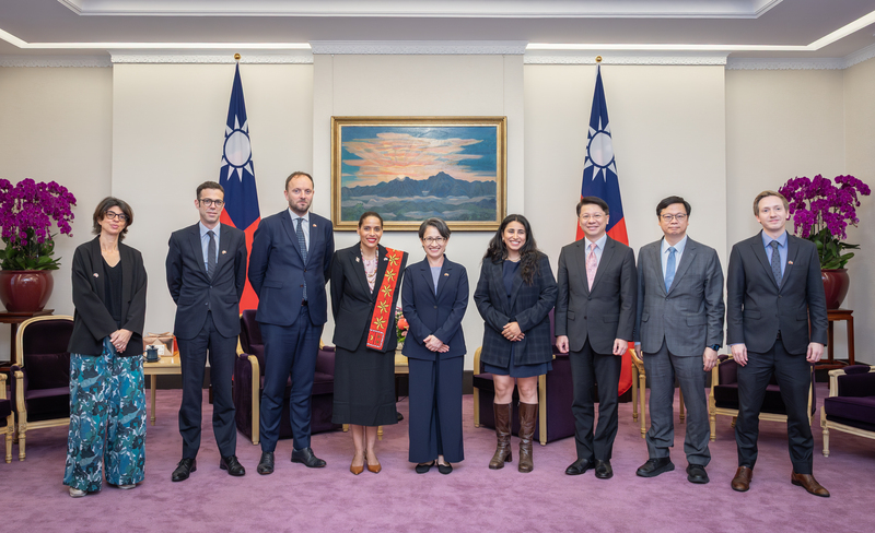 La vice-présidente Hsiao Bi-khim (蕭美琴) a reçu vendredi dernier la délégation parlementaire française dirigée par Estelle Youssouffa (photo CNA)
