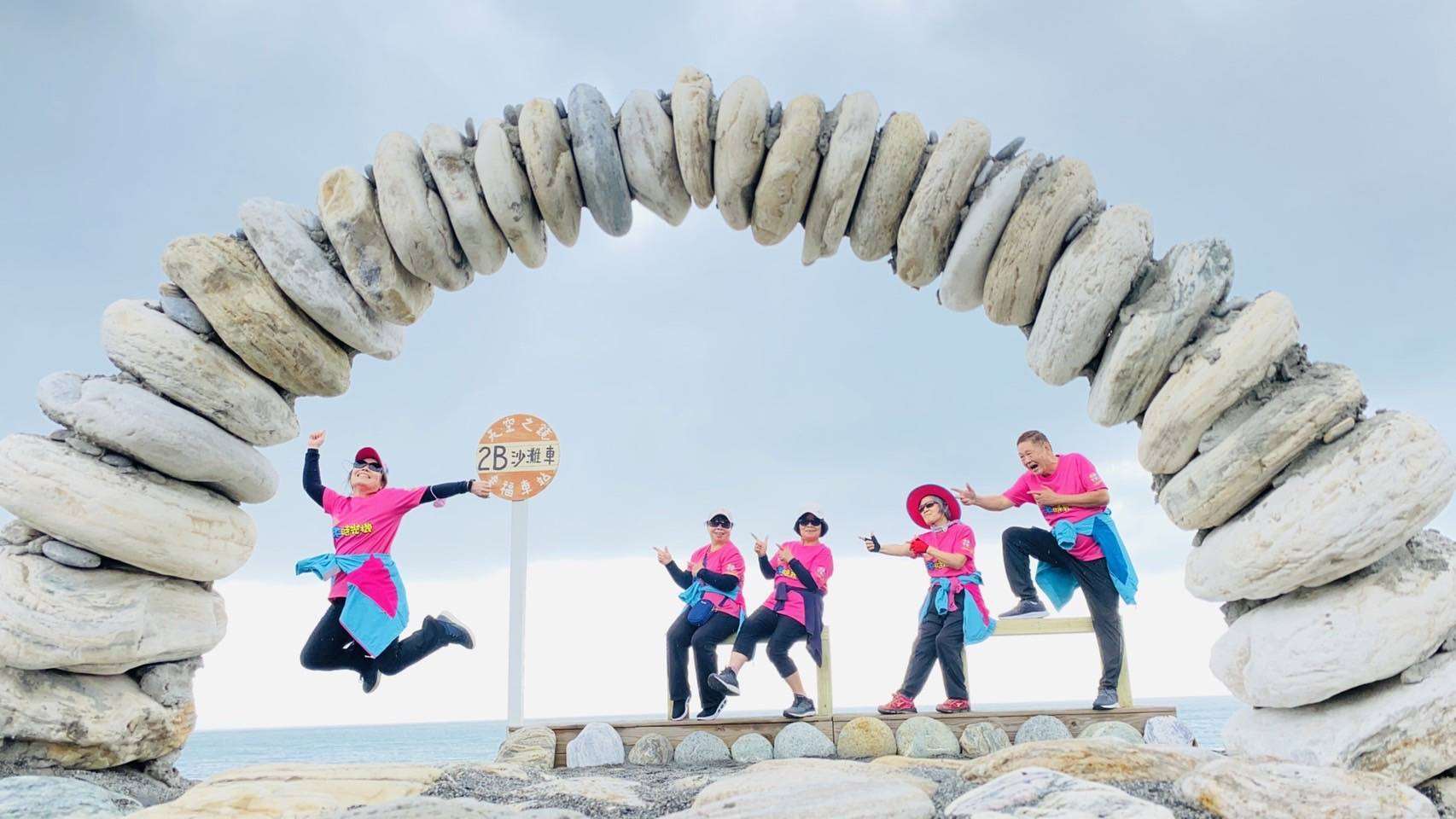 L’association de développement communautaire de Minquan a remporté le prix de la « Communauté de l’année » dans la catégorie « soins communautaires » en Asie-Pacifique (photo fournie par Chiu Hsiu-lan)