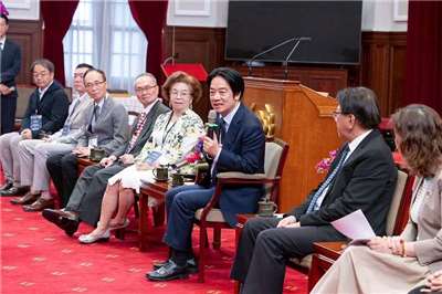 Le président Lai Ching-te reçoit les représentants de l’Association de la médecine régénérative en Asie-Pacifique (photo du Palais présidentiel)