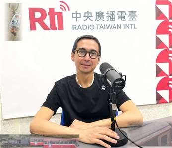 Au micro de Rti, Jean-Marc DE JAEGER raconte son épopée en train à Taïwan (illustration Rti, photos fournies par l'invité)