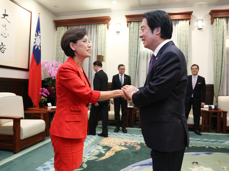 Le Chef de l’Etat Lai Ching-te (賴清德) a reçu ce 31 juillet, une délégation de la Chambre des représentants américaine dirigée par Young Kim, présidente de la sous-commission pour l’Asie de l’Est et le Pacifique. (photo CNA)