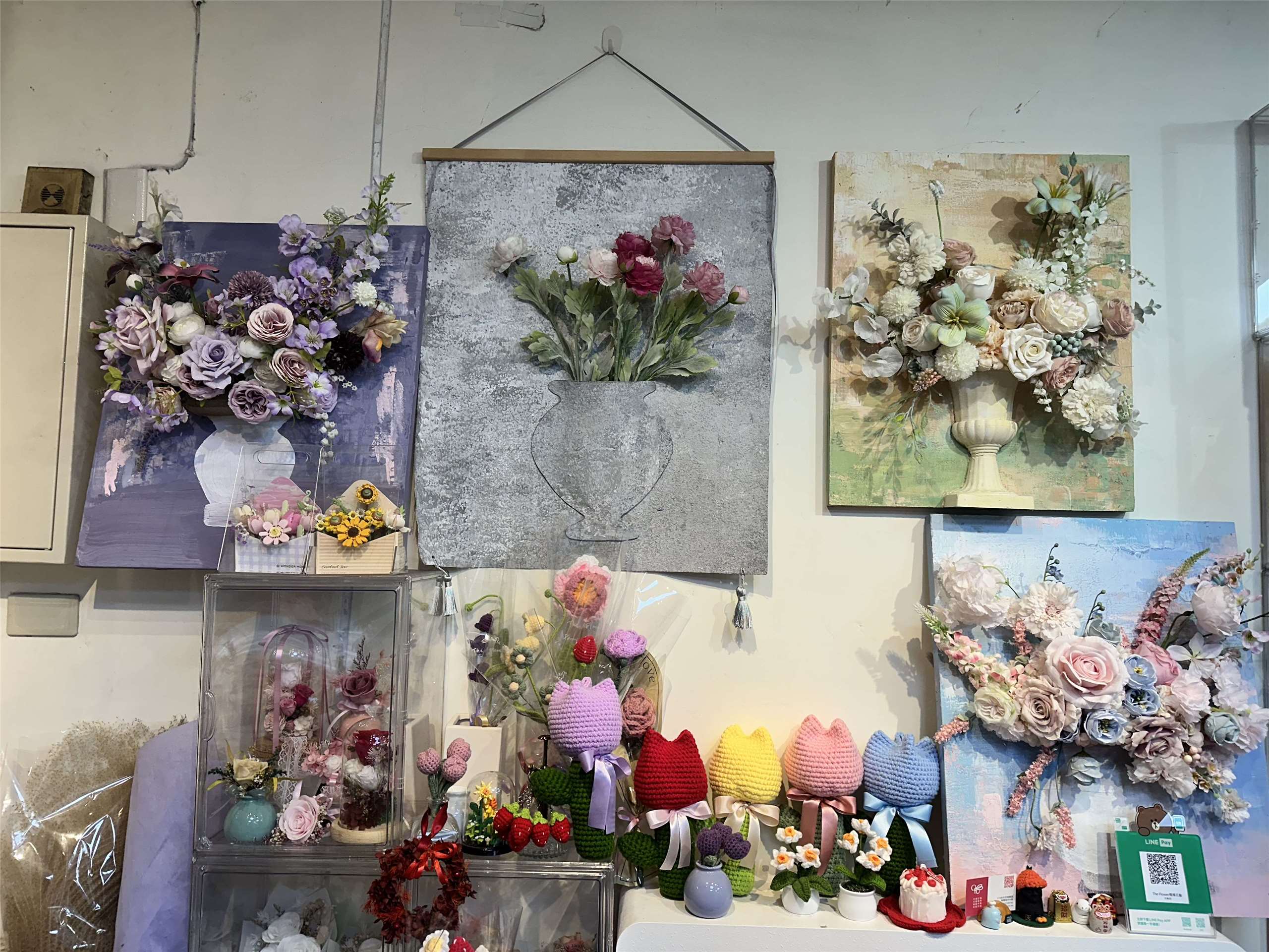 Fleurs en crochet, en savon… : les fleuristes taïwanais s'adaptent aux tendances et au climat (Image : RTI)