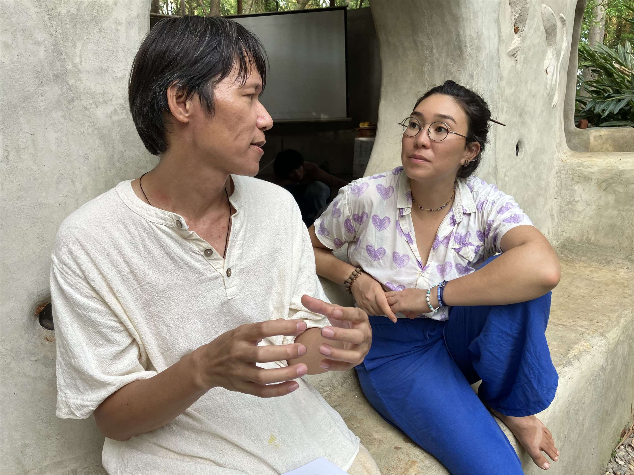 Chuang I-Yao (A-Yao) et Cloé Ando en discussion (photo : Sasa)