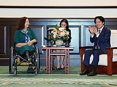 La sénatrice américaine Tammy Duckworth reçue par le Président Lai Ching-te (photo : CNA)