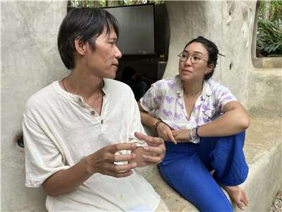 Chuang I-Yao (A-Yao) et Cloé Ando en discussion (photo : Sasa)