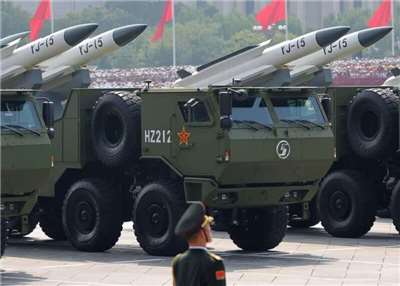 Des missiles antinavires YJ-15 de l’Armée Populaire de Libération (APL). Les parades militaires constituent le moyen privilégié de l’APL pour montrer à ses rivaux l’étendue de sa modernisation. Comme pour les déploiements au large de Taïwan, c’est un exercice de démonstration de force. (source CNA)
