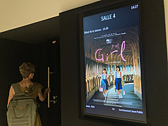 Affiche du film à Paris (photo CNA)