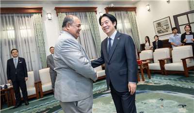 Le ministre tuvaluan des Affaires étrangères Paulson Panapa reçu par le Président Lai Ching-te (photo : présidence de la République)