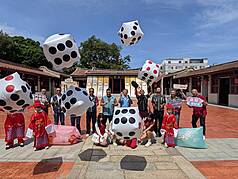 D’innombrables jeux de hasard proposés à Kinmen à l’occasion de la fête de la lune (photo, CNA)