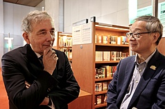 Le ministre Li Yuan (李遠) reçu par le directeur de la BnF Gilles Pécout à Paris (photo CNA, fournie par le ministère de la Culture)