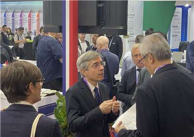 Le directeur du BFT Frédéric Laplanbche accueille le vice-ministre des Affaires étrangères François Wu Chih-chung sur le pavillon français du SEMICON Taiwan 2026 (photo Rti)