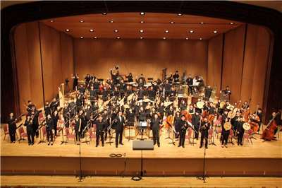 Orchestre de musique chinoise traditionnelle (ici celui de Taipei, source FB de l'orchestre)