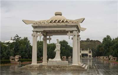 Tombeau de Wang Zhaojun (source Flickr)