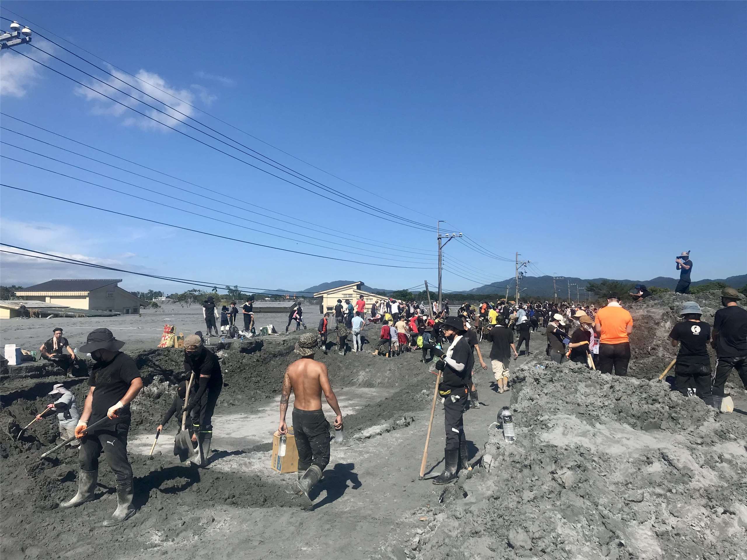 Reportage à Guangfu auprès des bénévoles mobilisés suite aux inondations (Image : Lisa Duffaud)
