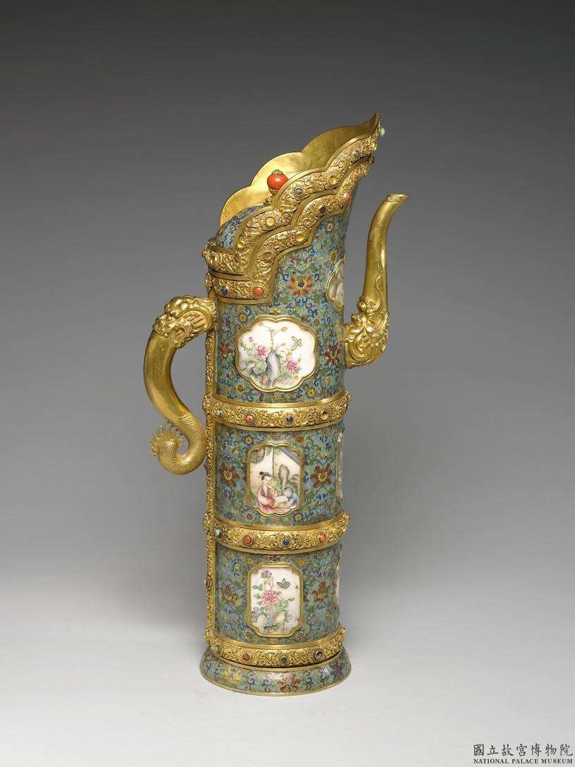 Image 1-3: Bouilloire de thé au beurre Mdong-mo en émail cloisonné (source MNP)