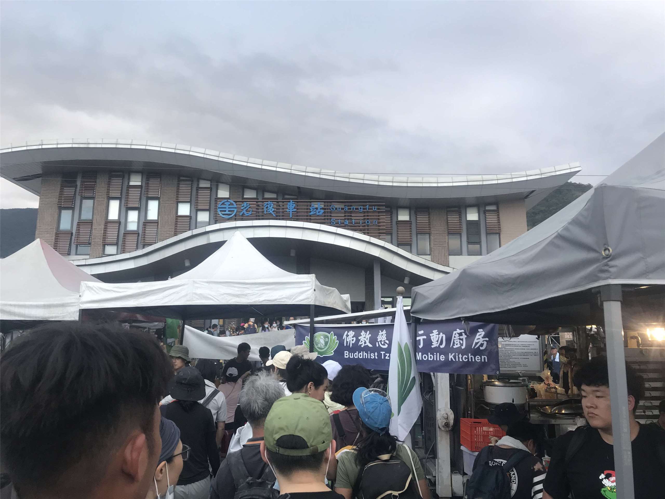 Reportage à Guangfu auprès des bénévoles mobilisés suite aux inondations (Image : Lisa Duffaud)