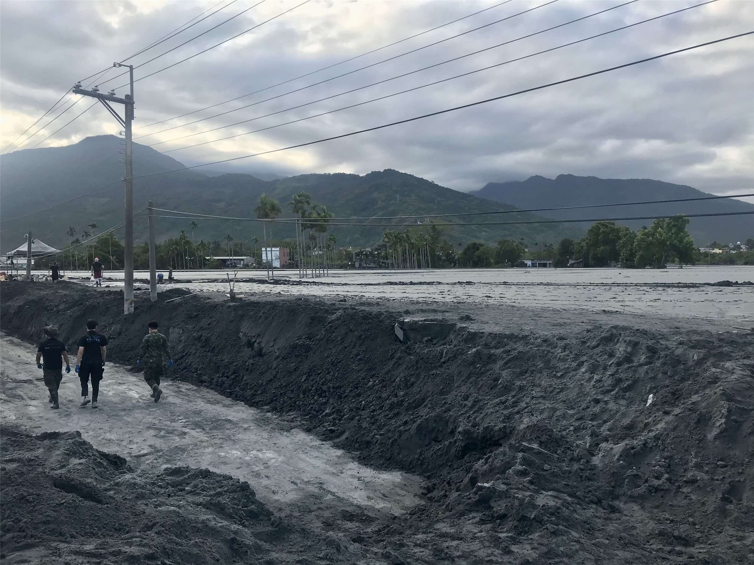 Reportage à Guangfu auprès des bénévoles mobilisés suite aux inondations (Image : Lisa Duffaud)