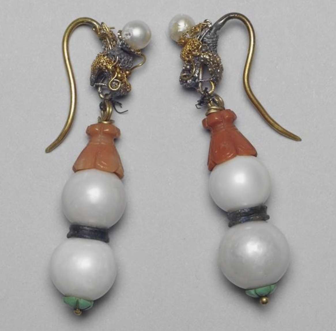 Image 9: Boucles d'oreilles en perles orientales, période Qing (source MNP)