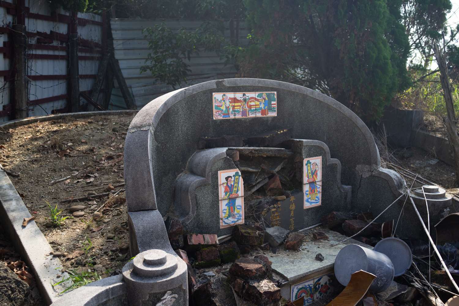 Une tombe sans défunt (photo : Sasa)