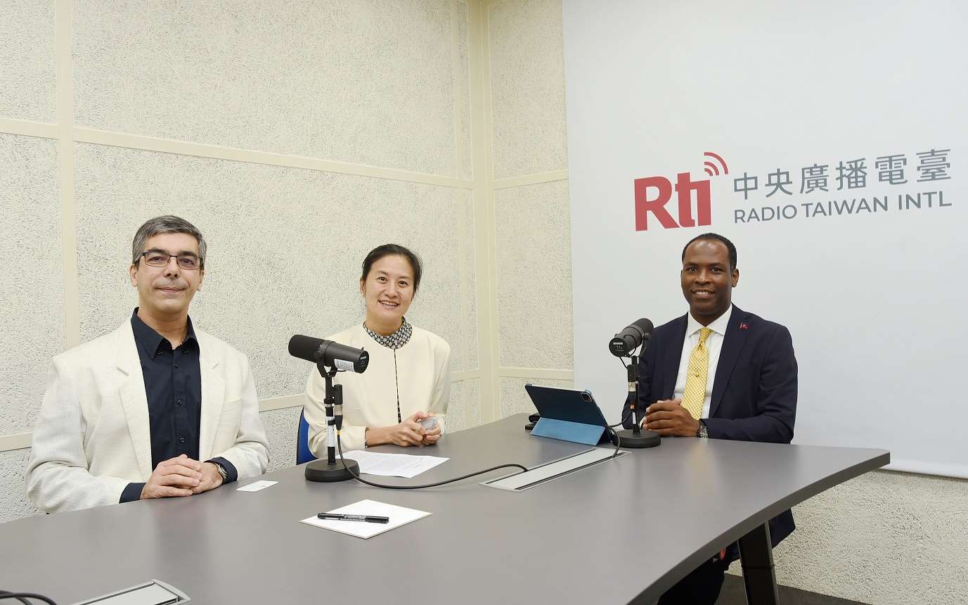 SEM Roudy Stanley Penn Ambassadeur d'Haiti à Taiwan au studio de Rti