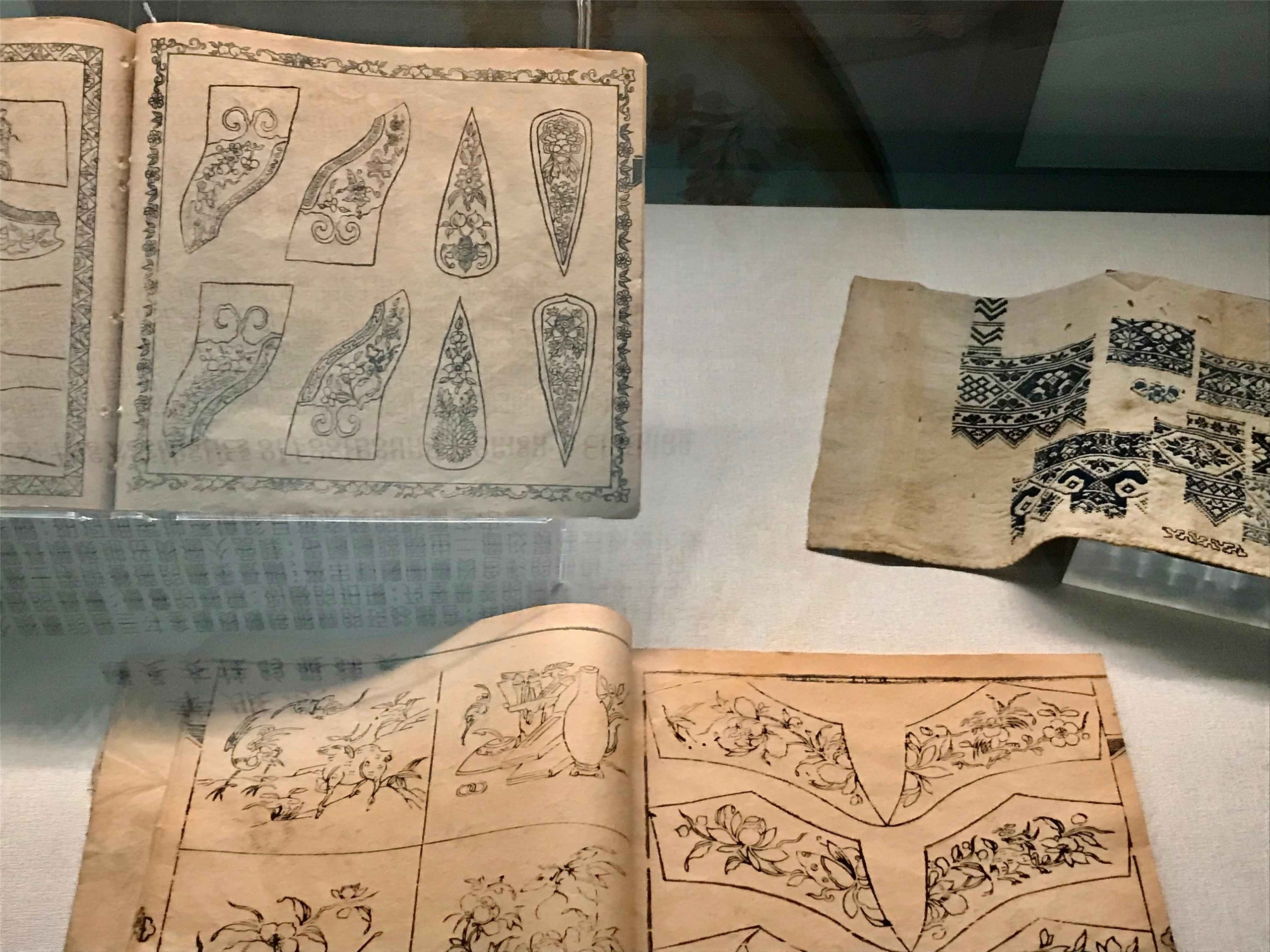 L'exposition consacrée à la pratique des pieds bandés au Musée de Beitou peut se visiter jusqu'au 16 novembre 2025 (Image : RTI / avec l'aimable autorisation du Musée de Beitou)