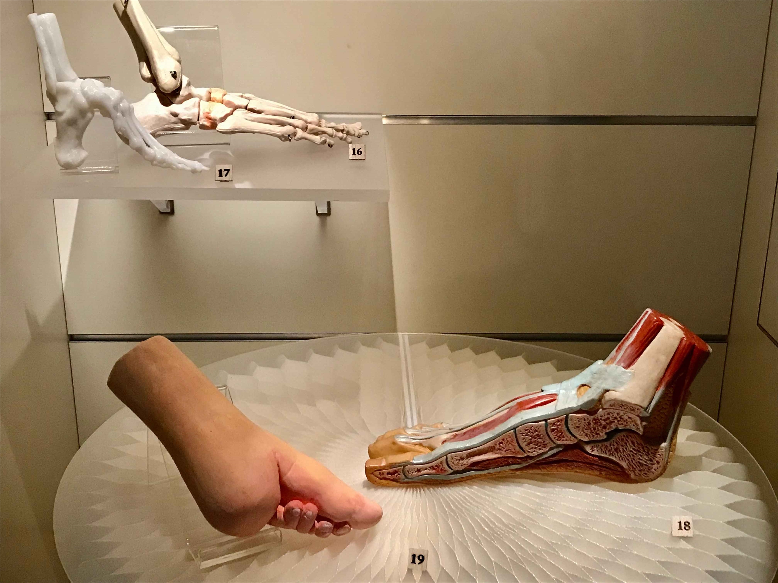 L'exposition consacrée à la pratique des pieds bandés au Musée de Beitou peut se visiter jusqu'au 16 novembre 2025 (Image : RTI / avec l'aimable autorisation du Musée de Beitou)