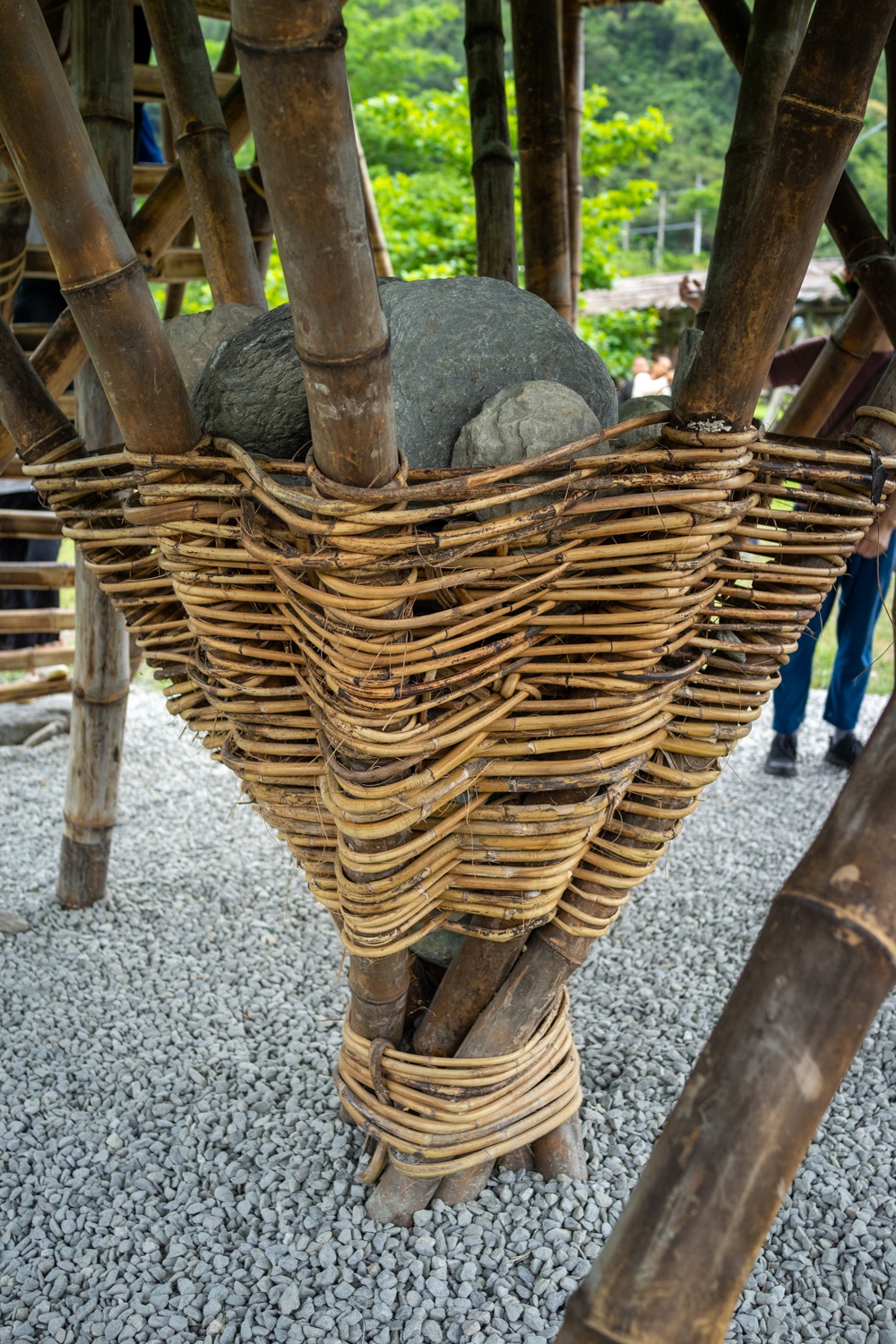 Les fondations sont hors-sol (photo : Sasa)