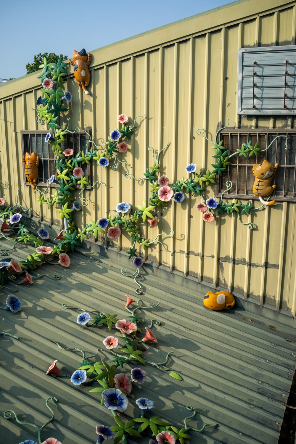 Les céramiques s'invitent jusque sur les toits à Bantaoyao ! (photo : Sasa)