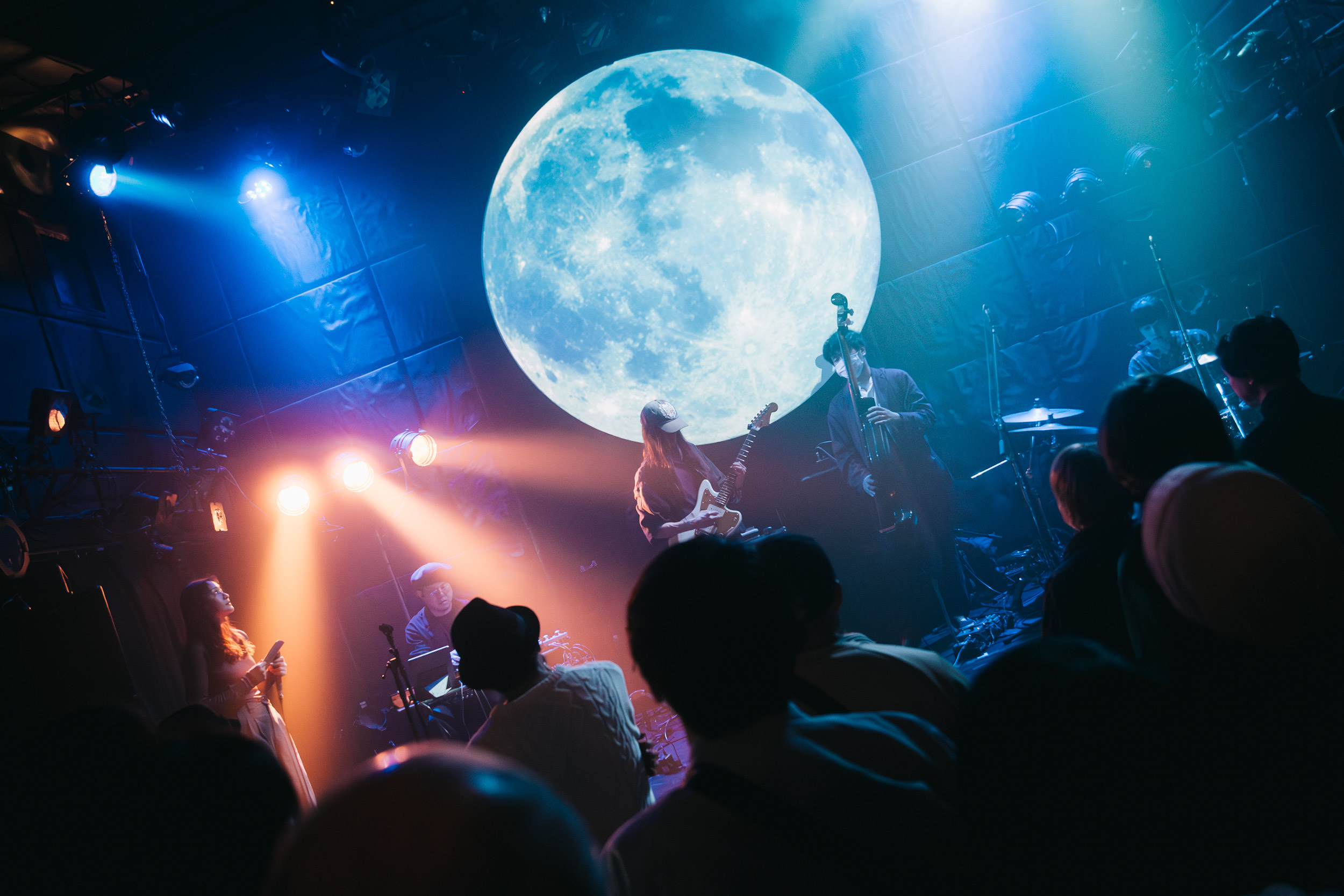 5. LOLOET sur scène (photo Daisuke Murakami)