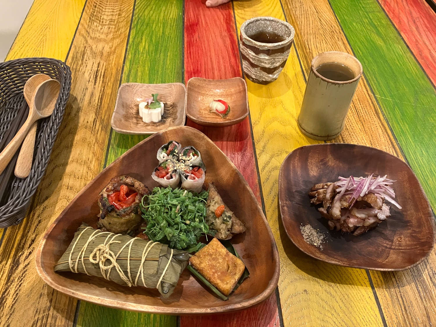 Spécialités Bunun au restauirant Mal-u Kitchen 望鄉部落 慢午廚房 (photo : Sasa)