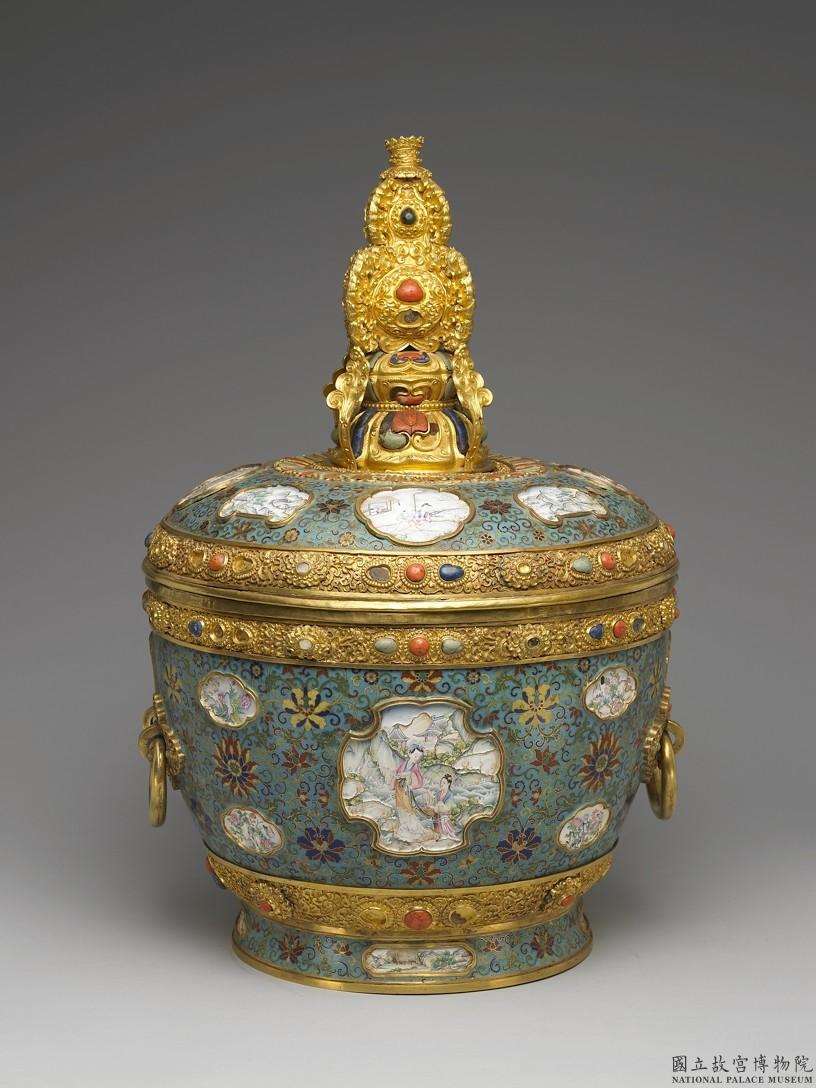 Image 2-1: Pot à thé au beurre en cloisonné doré avec décoration de style occidental (source MNP)