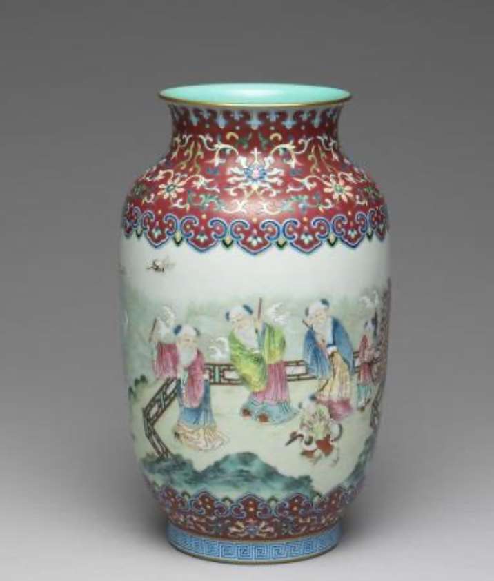 Image 3-1: Vase au motif « Haiwu tianchou » pour bénir la longévité, en émaux fencai (source MNP)