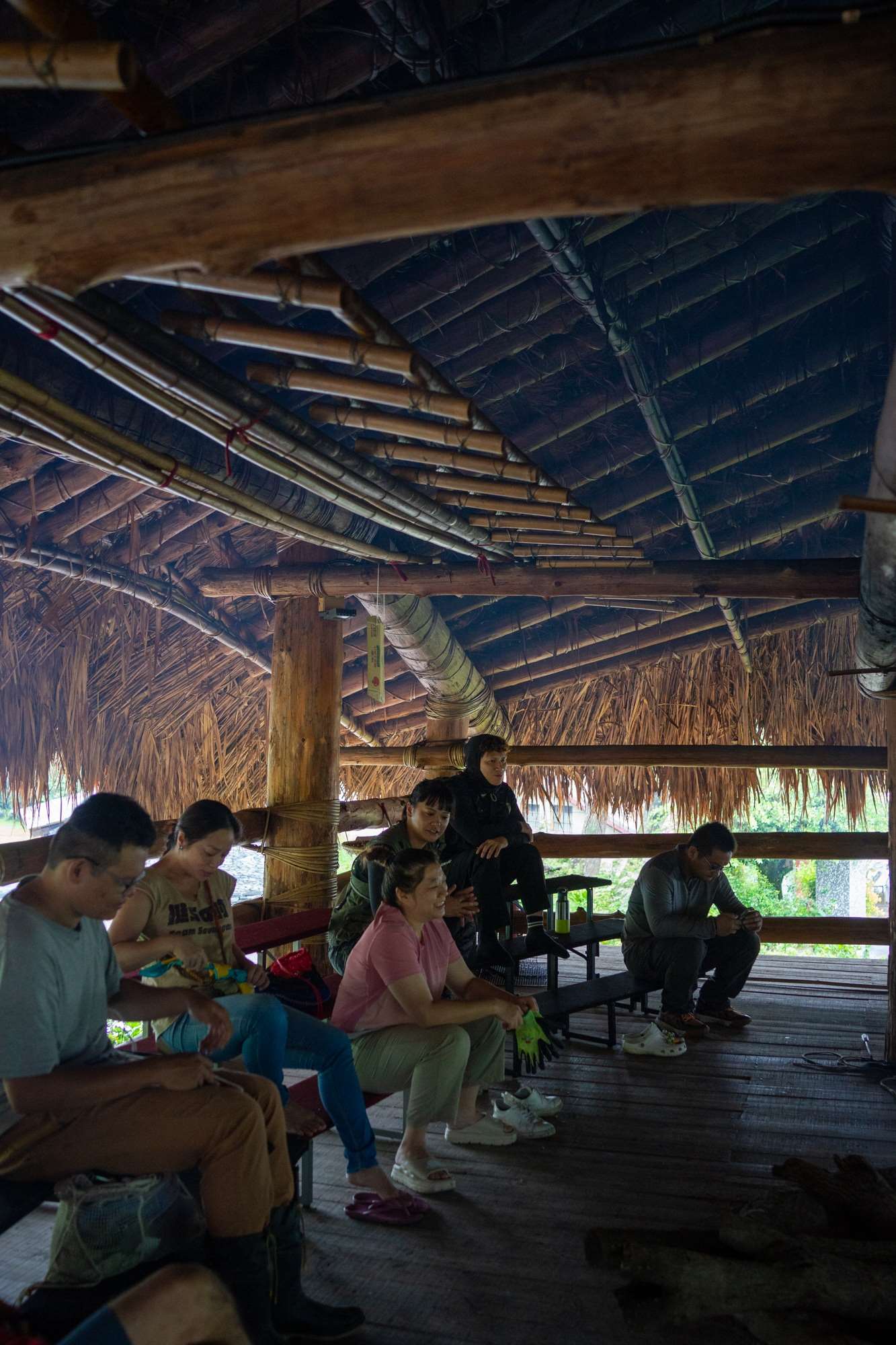 Dans le Hufu, construction Tsou qui abritait autrefois l'instruction des jeunes hommes, dans le village de Jiumei, comté de Nantou (photo : Sasa)