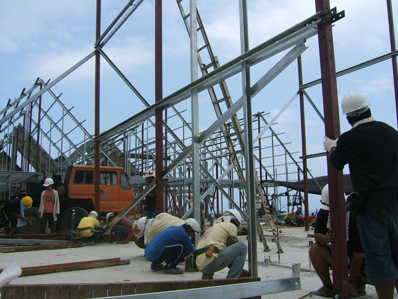 Construction pour reloger des populations affectées par un typhon à Taimali, dans le comté de Taitung, Taïwan (photo : Hsieh Ying-chun) 法語組專用