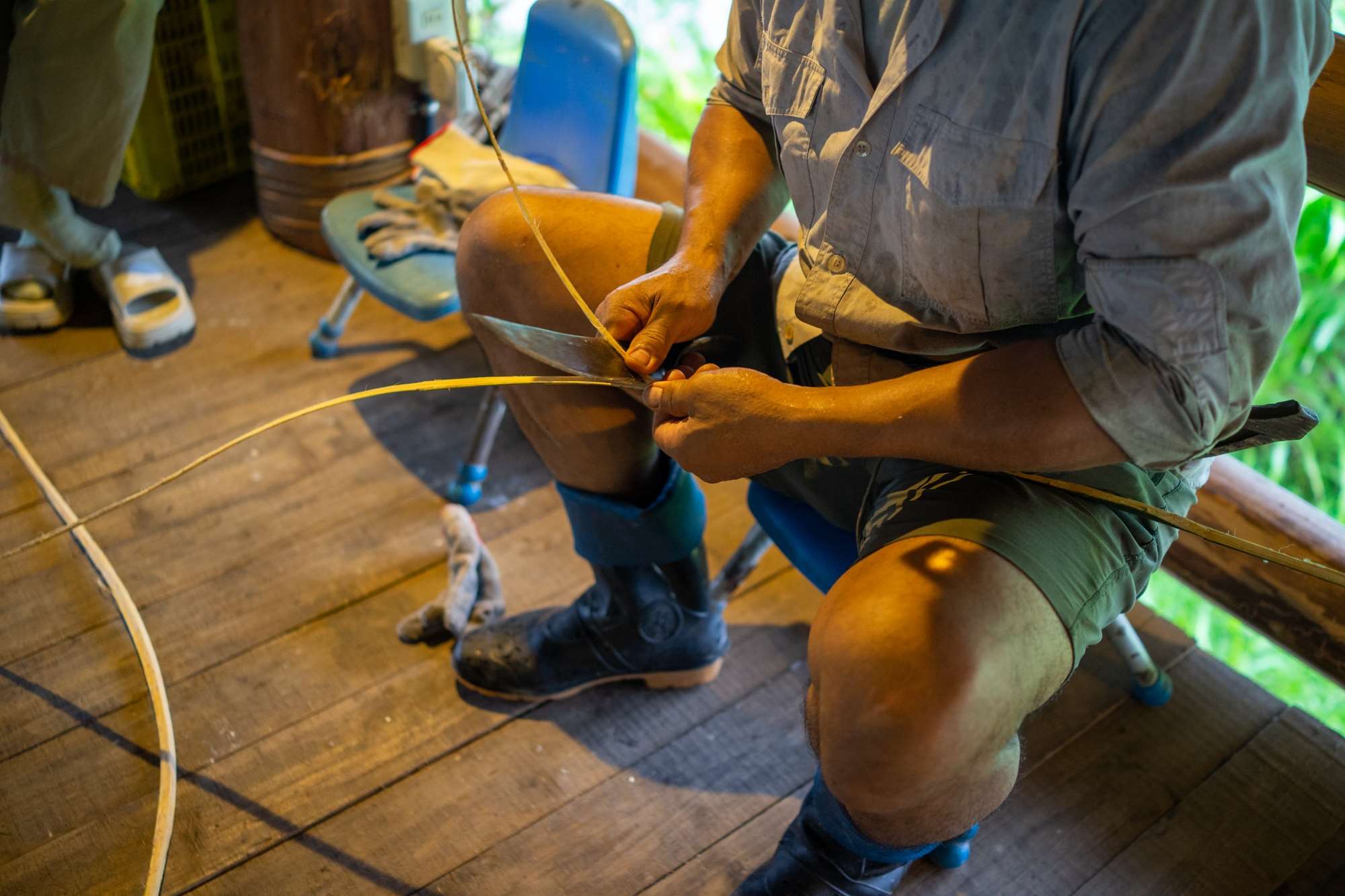 Travail du rotin (photo : Sasa)