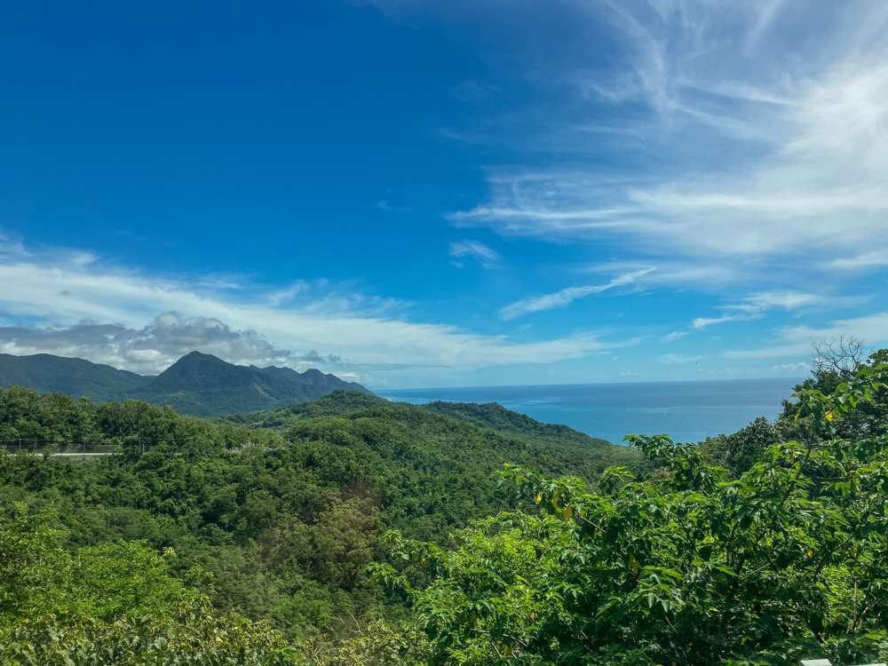 Vue depuis les collines surplombant Xinshe, dans le canton de Fengbin, comté de Hualien (photo : Sasa / RTI)