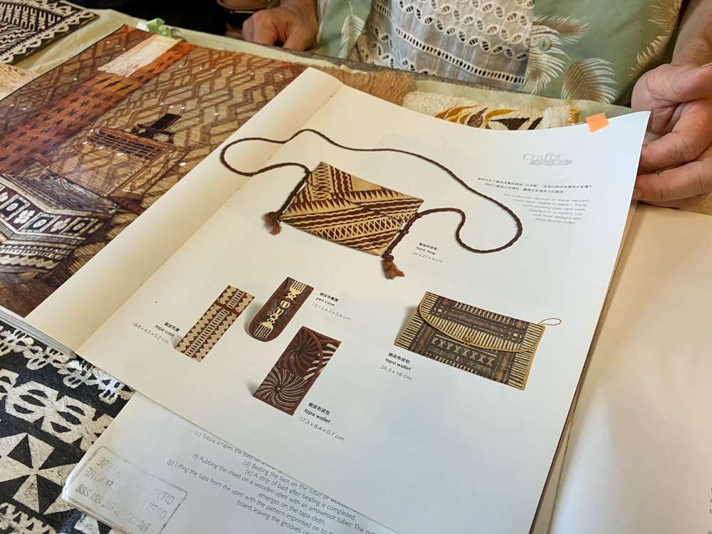 Idées d'objets qui peuvent être réalisés en Tapa (photo : Sasa / RTI)