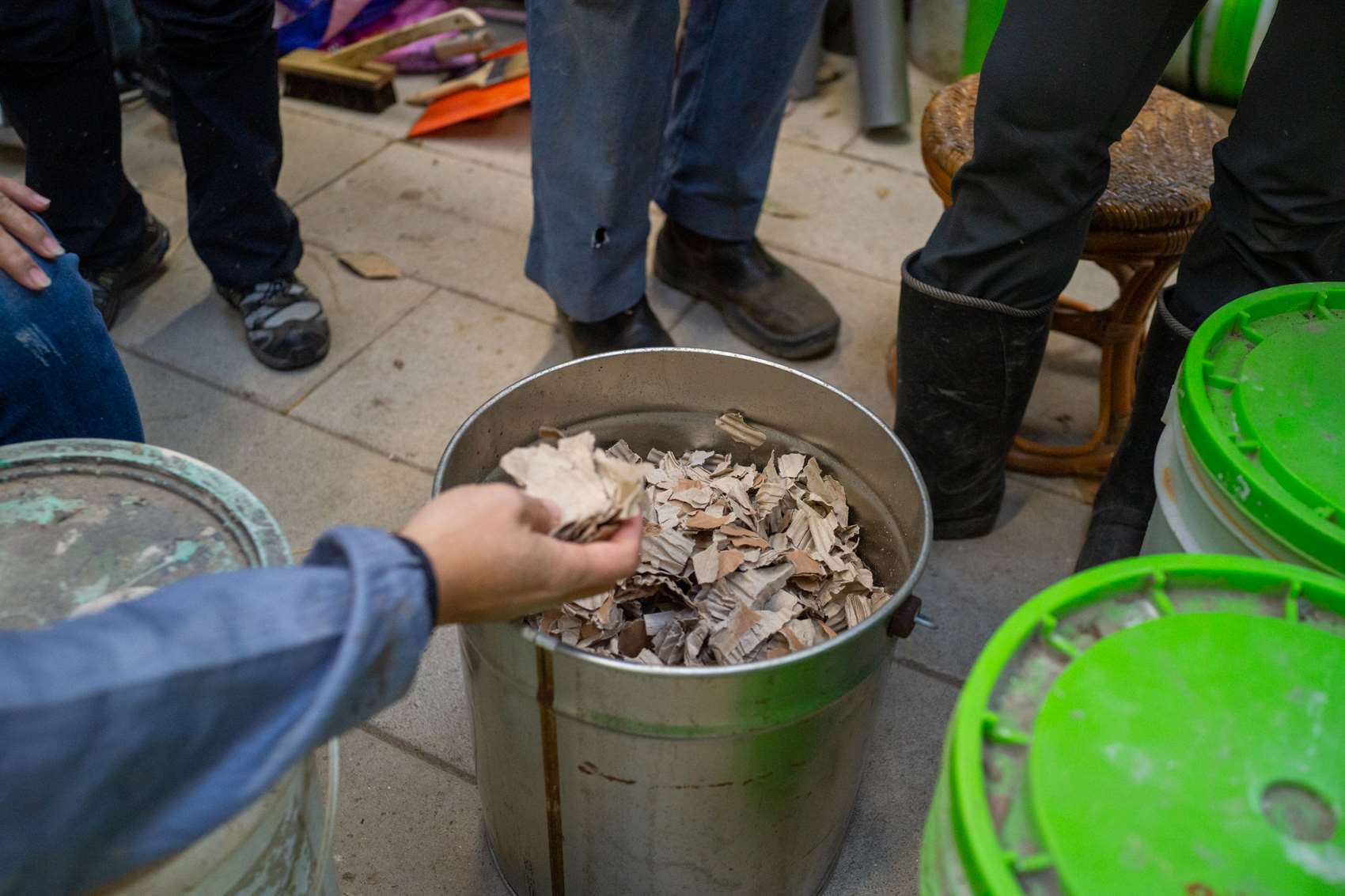 Et pour l'enduit de finition Otsu, nous avons ajouté du carton (photo : Sasa) 