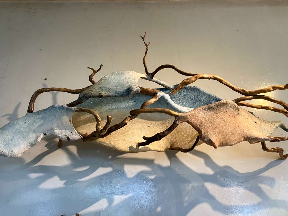 Une oeuvre des artistes Chen Shuyen et Tuwak Tuyaw du Studio Paterongan (photo : Sasa / RTI)