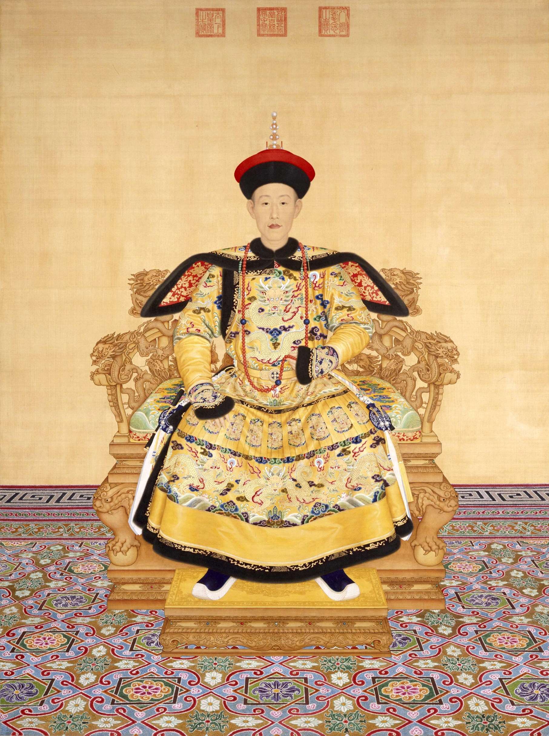 Image 2: Tenue de cour hivernale de l'empereur Gaozong Qianlong de la dynastie Qing (source MNP)