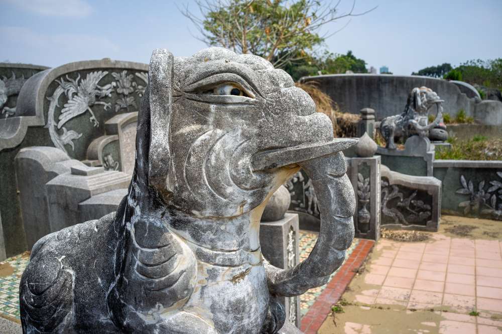 Clin d'oeil d'un éléphant gardien de tombe à Nanshan, en référence à une histoire racontée dans cet épisode ! (photo : Sasa)