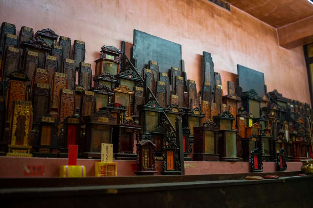 Dans les locaux de l'association des gens originaires de Fuzhou, une salle dédiée à des dépouilles qui ont été déplacées. Cimetière Nanshan à Tainan (photo : Sasa)