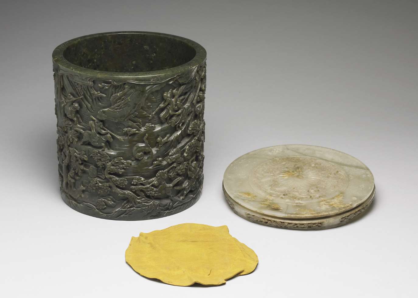 Image 2-1: Porte-pinceaux en jade sculpté d’une scène de chasse automnale (source MNP)
