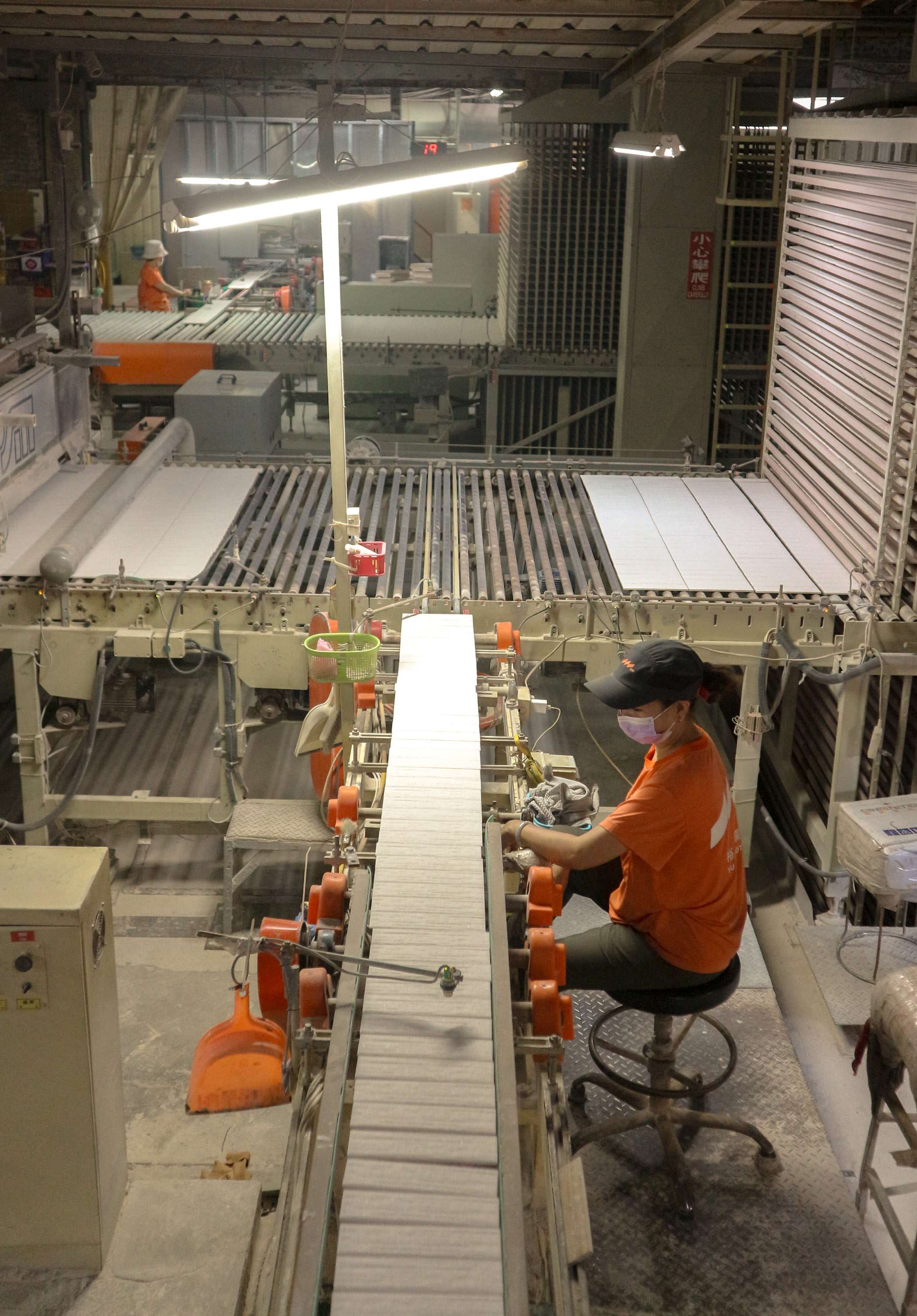 Usine de fabrication de carreaux de céramique à Yingge (photo Inès Minfray)