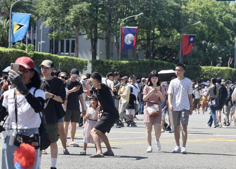 Waspada! Suhu Panas Ekstrem Capai 38 Derajat Hari Ini (11/10) (CNA)