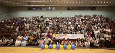 Foto bersama acara kelulusan kelas belajar Bahasa Mandarin di kota Taipei (foto: Kantor Rekonstruksi dan Pemanfaatan Tenaga Kerja Kota Taipei )