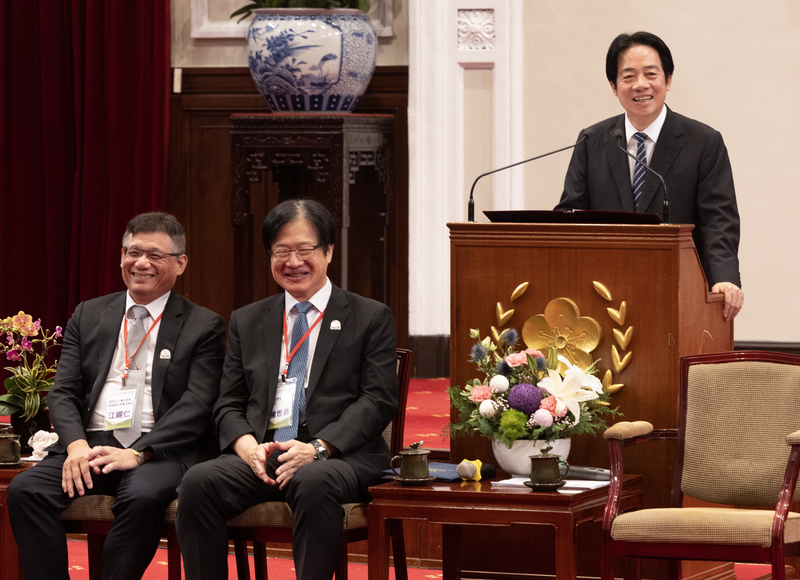 Presiden Lai Ching-te bertemu dengan beberapa Ketua Pelaksana dan perwakilan dari “Taiwan Dental Association(TWDA)” ke-15 kemarin (19/11) di Istana Kepresidenan.