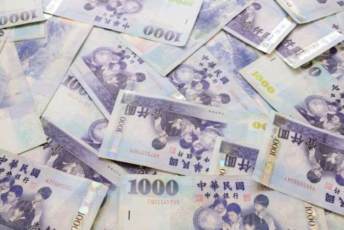 Survei Bank Tenaga Kerja: Rata-Rata Perusahaan Bagikan 1,56 Gaji Bulanan Bonus Tahunan   (foto: Canva)