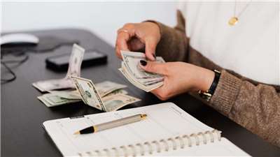 AD Uang (Foto: Canva)